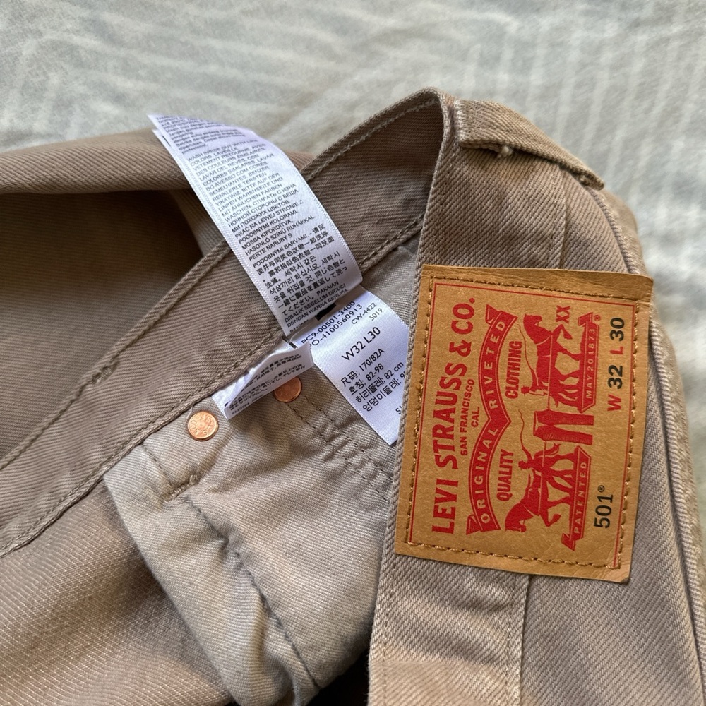 Levi's 501 Classic Jeans - Picture 7 of 7